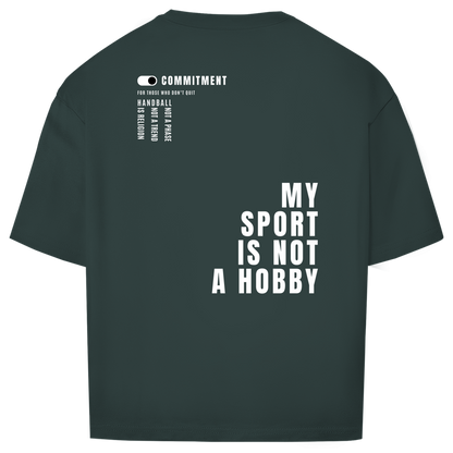 My Sport Is Not A Hobby Oversized Shirt in Dunkelgrün – Rückseite